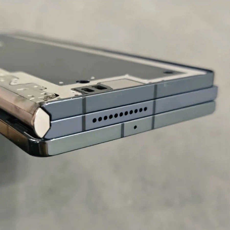 샤오미 트리플 폴드, 개발중인 테스트 기기 유출_1.webp