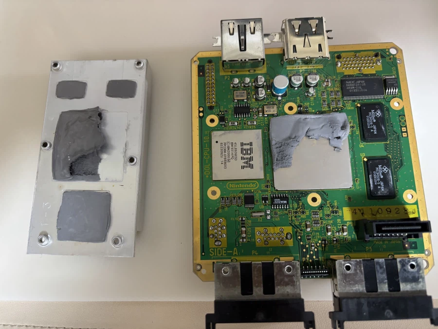 게임큐브 분해하기~(2부)_1.webp