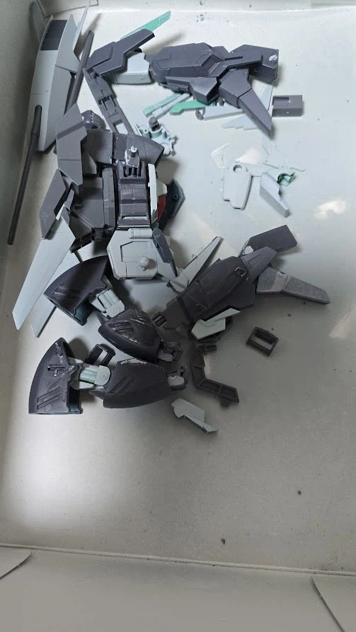 방치해둔 건프라에 손대면서 겪은 일._1.webp