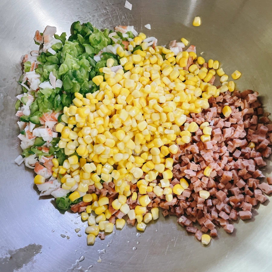 돼억시니) 길거리(?) 와플과 사라다_6.webp