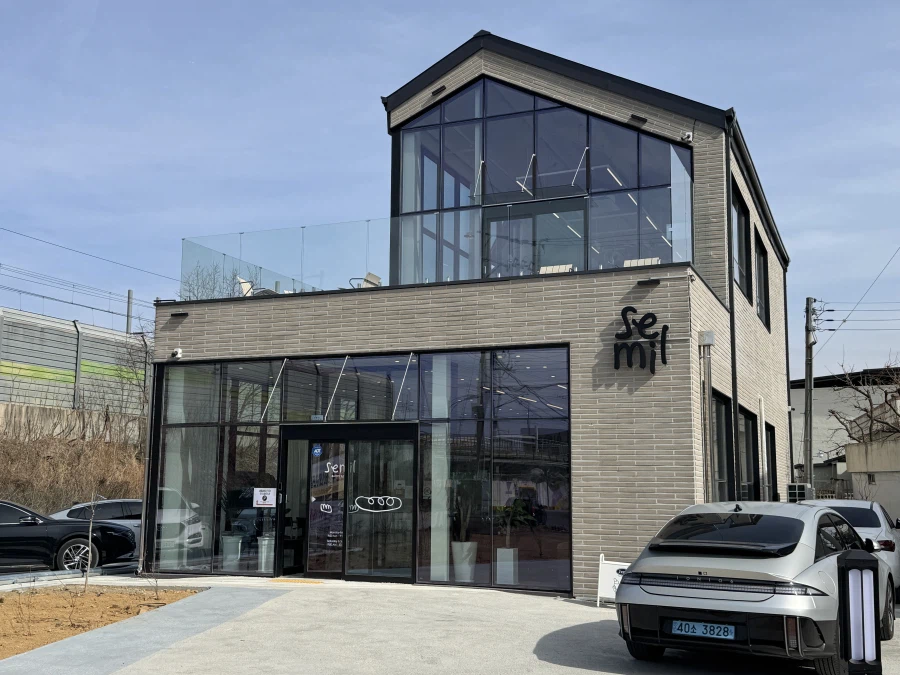 시골에 이 정도의 카페라니?_1.webp