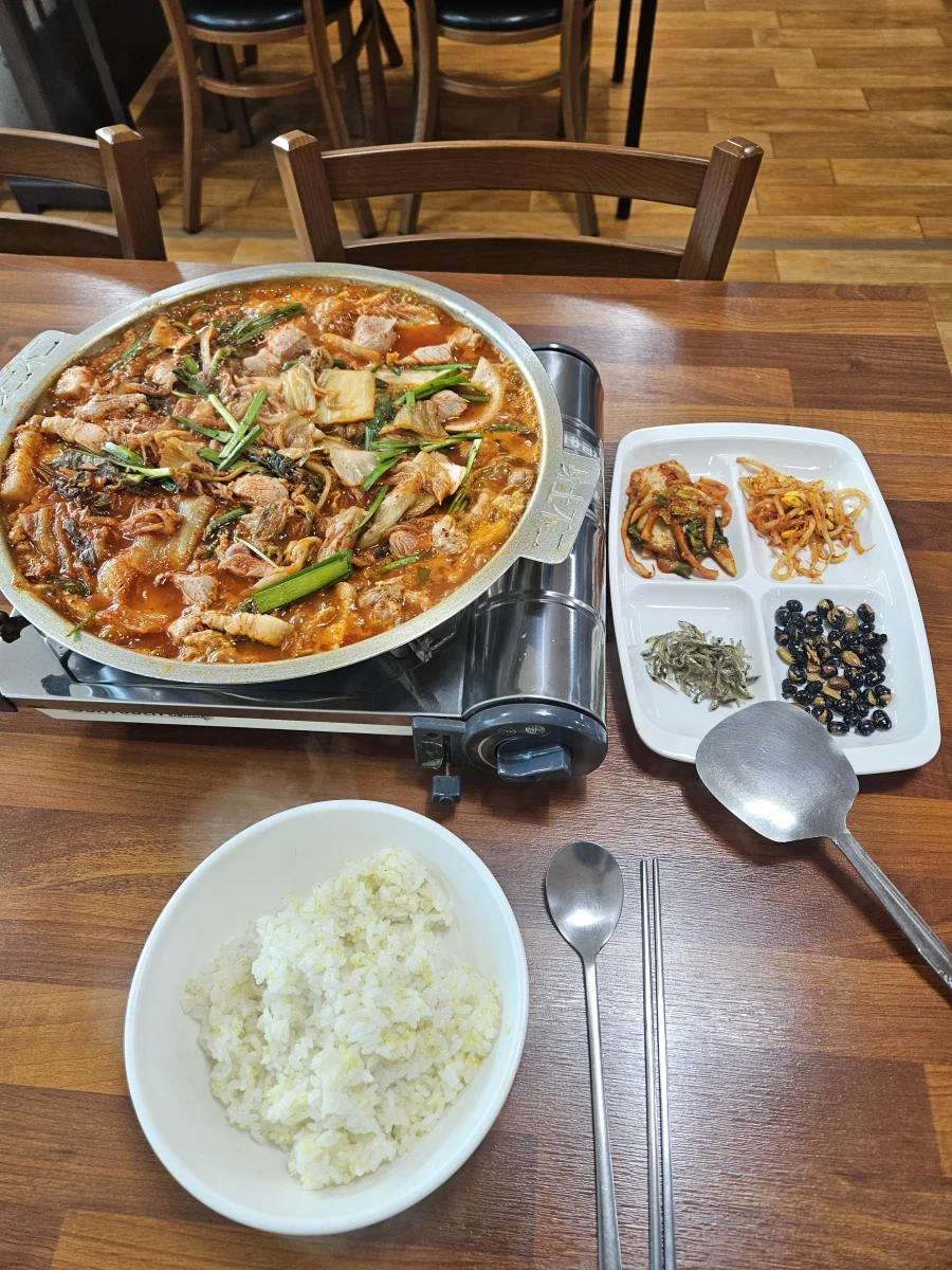 [음성] 흰쌀밥에는 역시 김치두루치기_4.webp