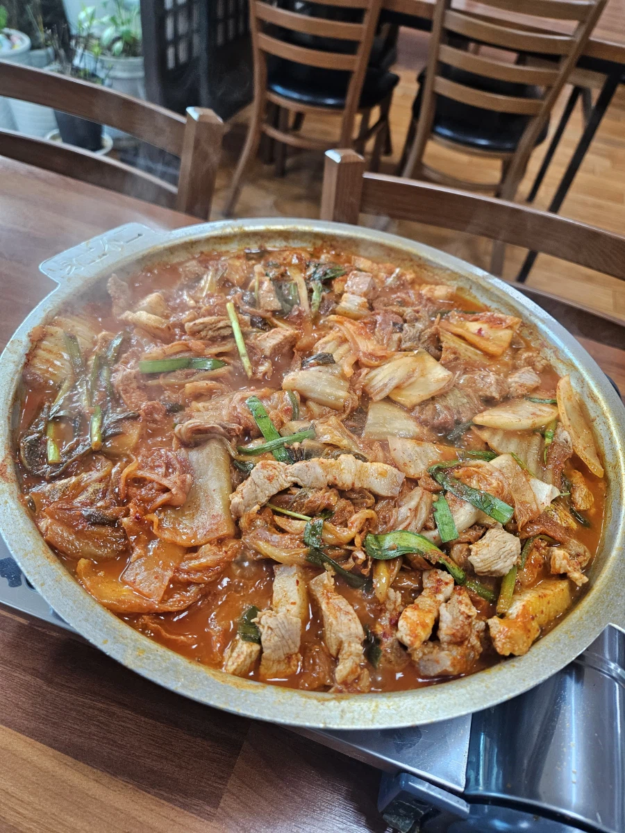 [음성] 흰쌀밥에는 역시 김치두루치기_8.webp