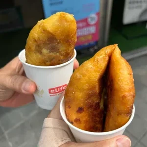 요즘 대유행 중이라는 상하이 버터떡.jpg_4.webp