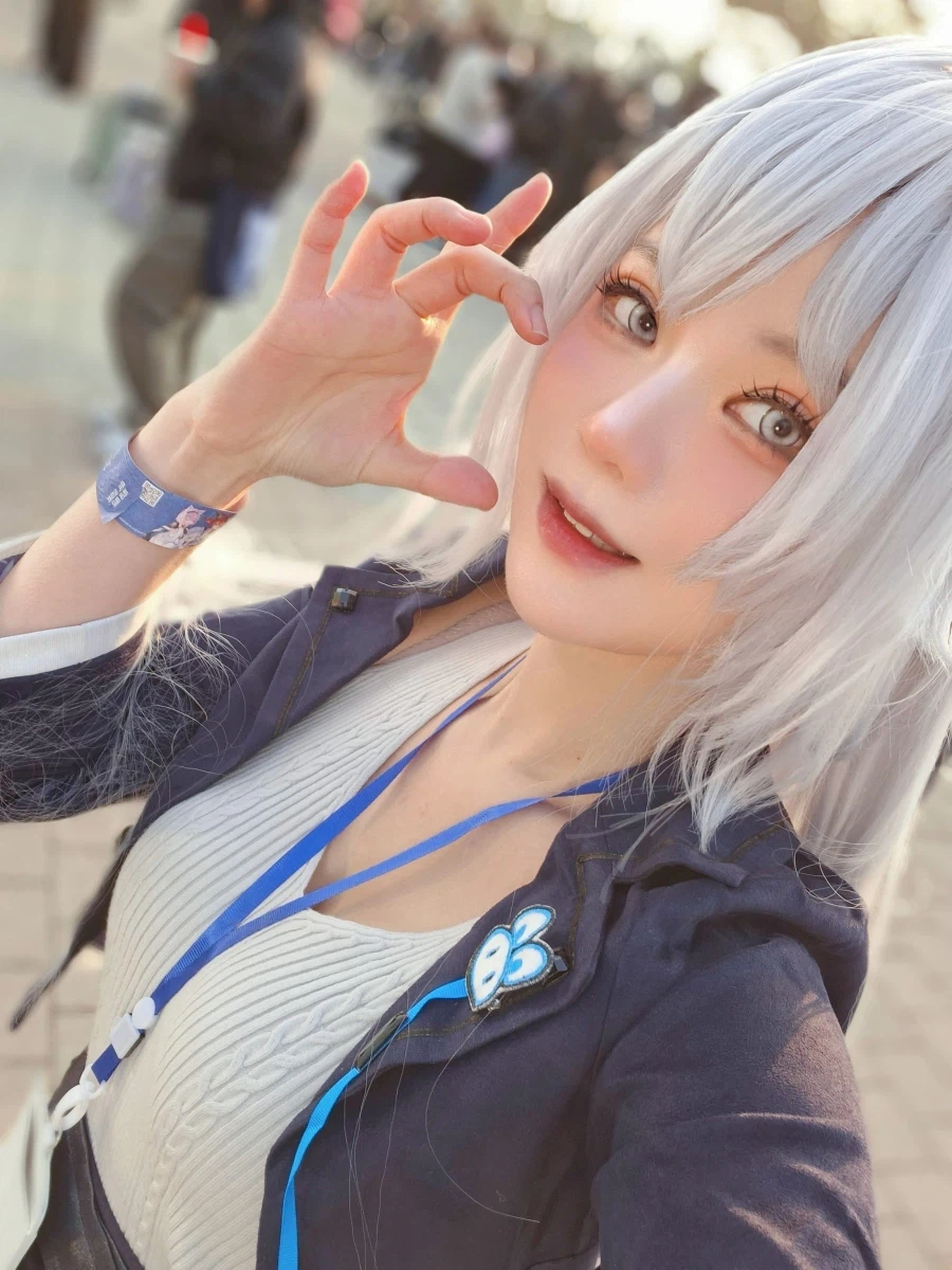 [붕괴3] 오피스룩 브로냐 코스프레_4.webp