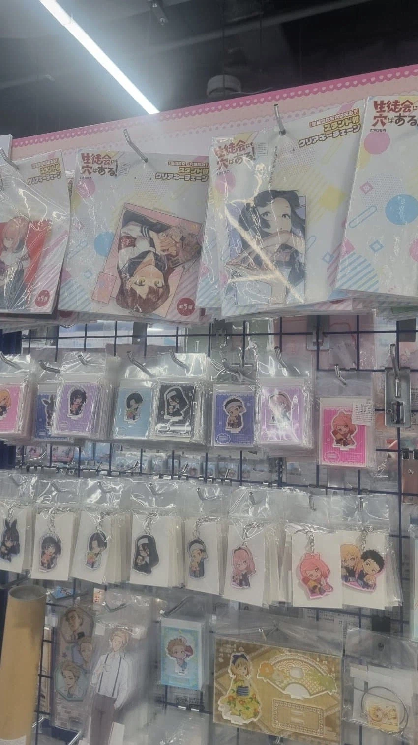 생구멍)홍대에서 파는 굿즈들입니다_1.webp