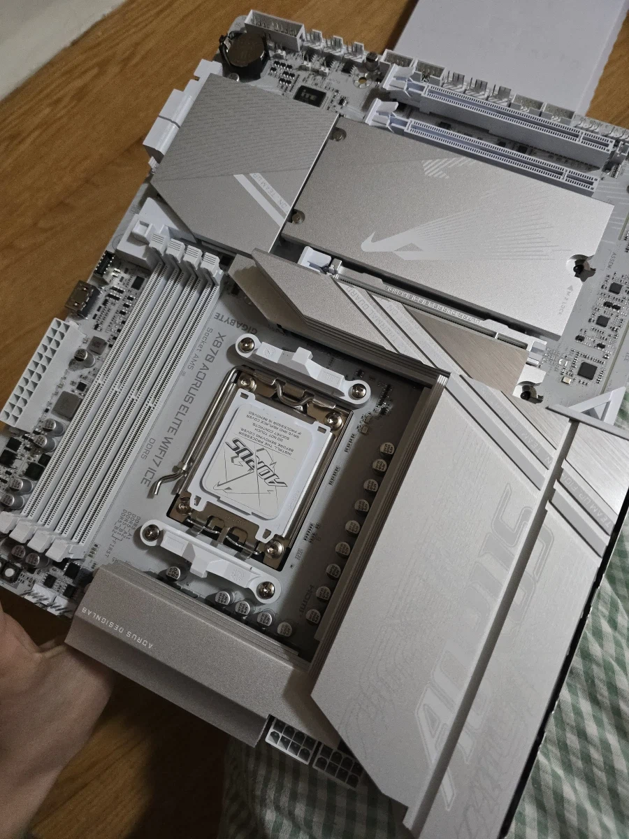 드래곤볼 시작...X870 AORUS ELITE WIFI7 ICE_3.webp