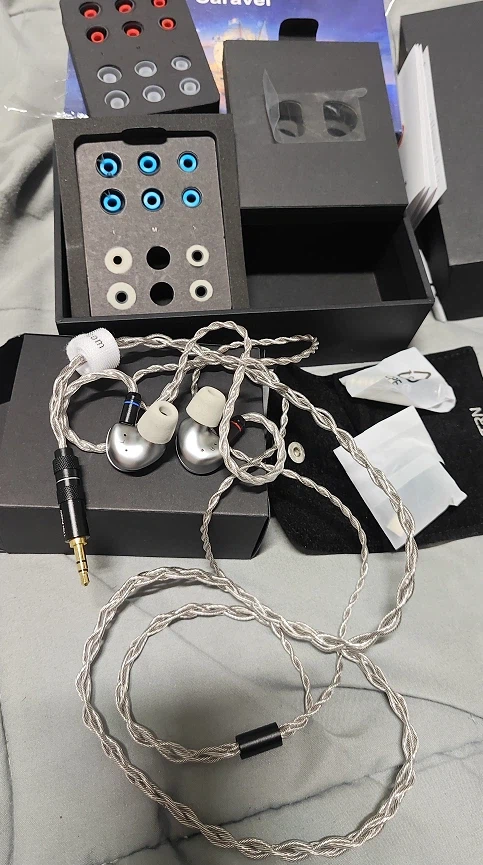 이어폰산거 택배왔당_1.webp