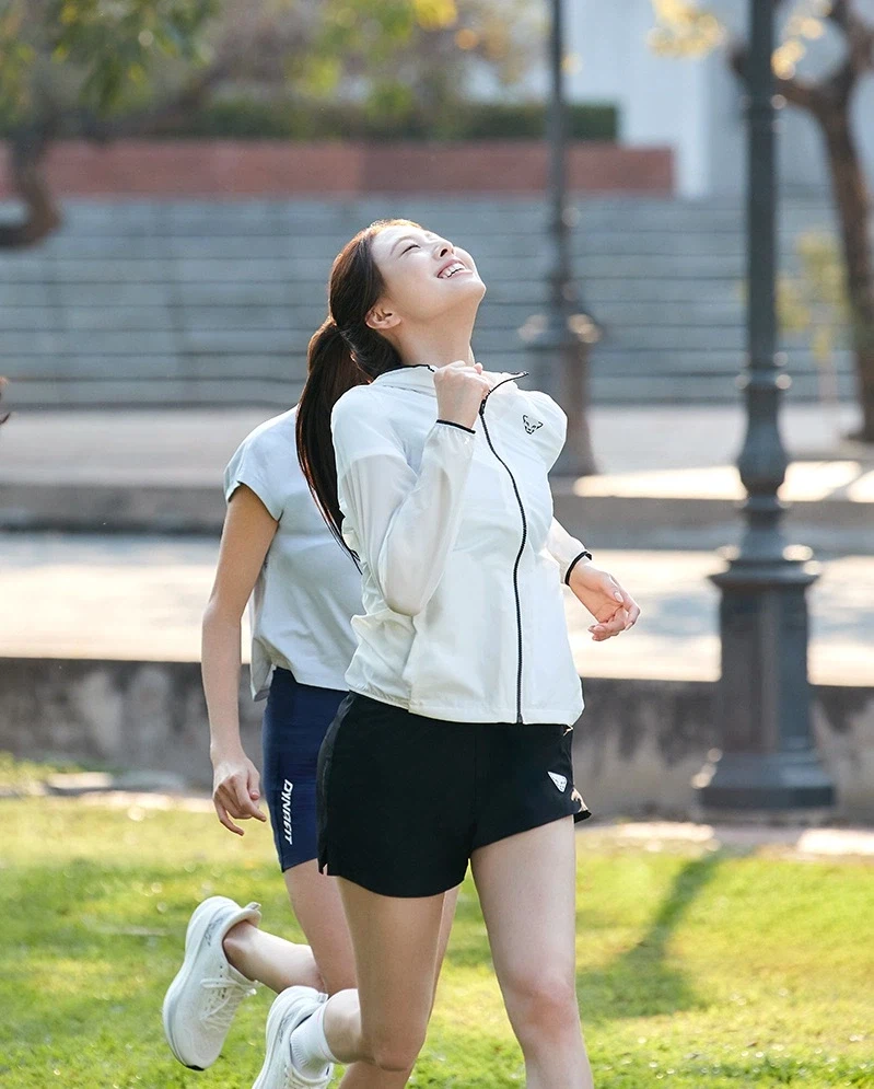 [있지] 유나 솔로 MV 티저2 + 다이나핏 팝업 & 로피시엘 화보_14.webp