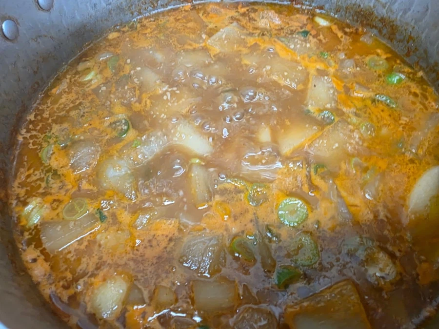 직장에서 3천원씩 걷어서 해먹는 점심 제육쌈밥 된장찌개_4.webp