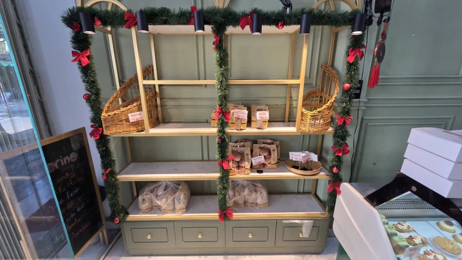 베트남) 유명한 빵집 이래서 와봣는데 애매하네_2.webp