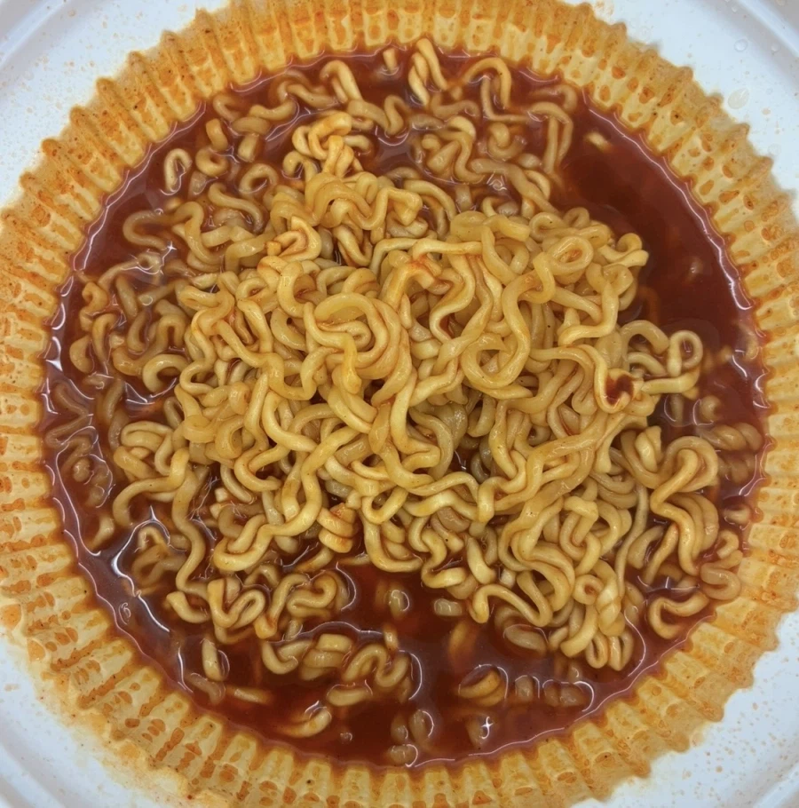 왕뚜껑 라볶이 섭취_1.webp