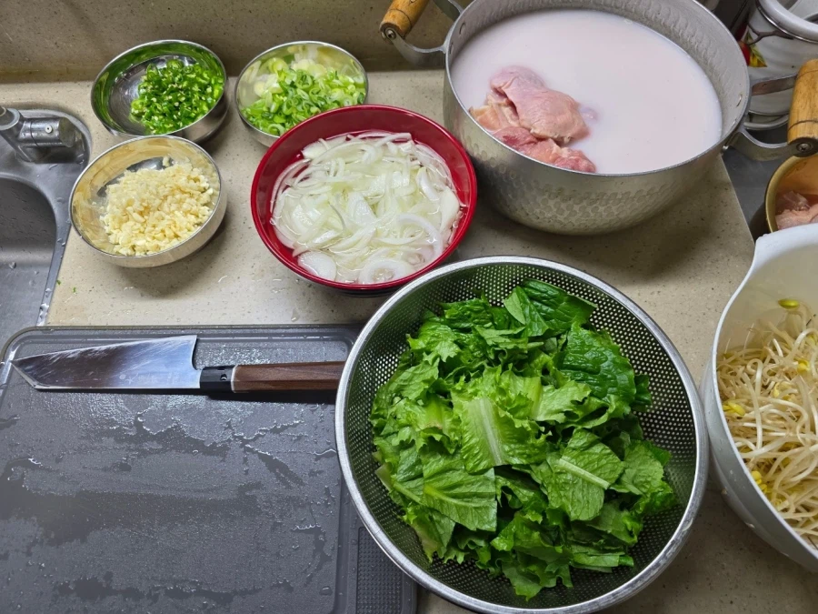 직장에서 3천원씩 걷어서 해먹는 점심 유린기_3.webp