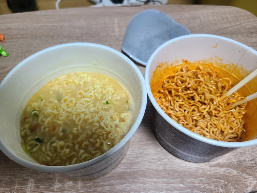 "새벽 3시에 라면 먹는 사람이 어디있다고!"_1.webp