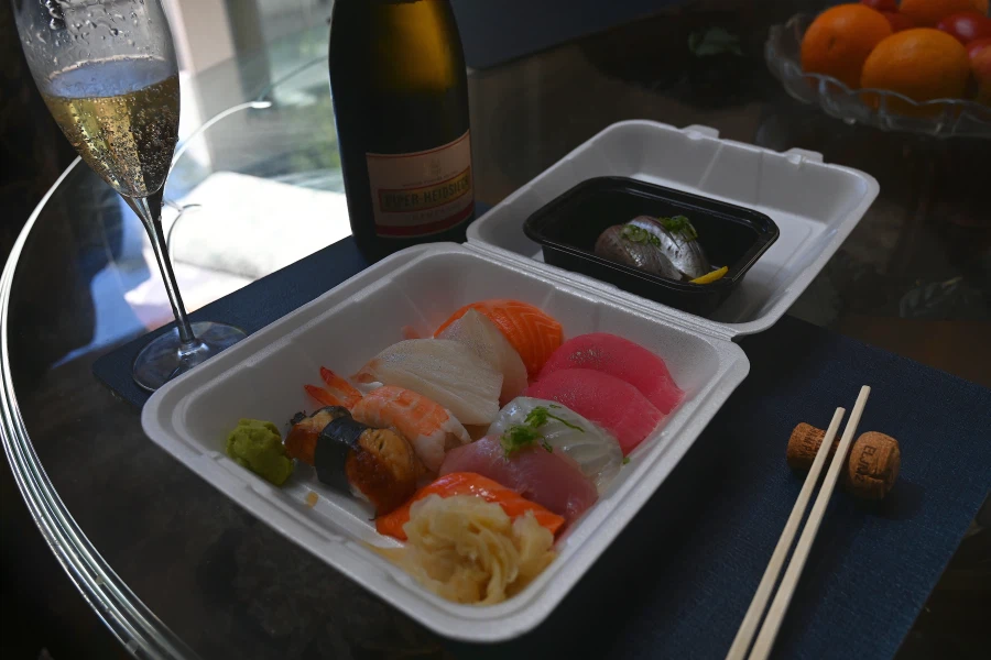 금욜 칼퇴근후 사묵는 모듬스시;ㅎ_1.webp