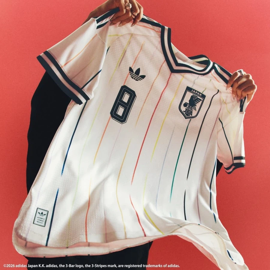 日 몰매 맞는 중…"독일 유니폼이랑 비슷하잖아"_1.webp