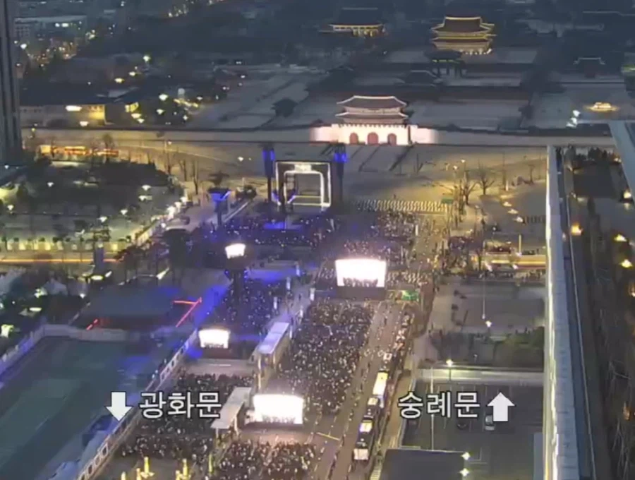광화문 네이버 CCTV로 보면 사람 많은데?_1.webp