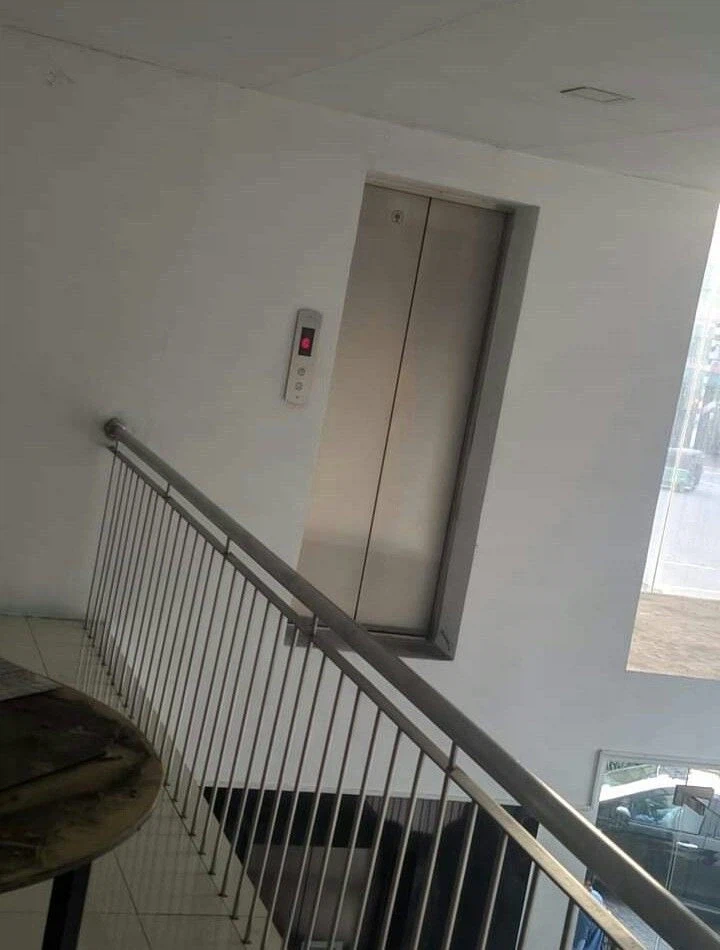 상남자식 엘리베이터.jpg_1.webp