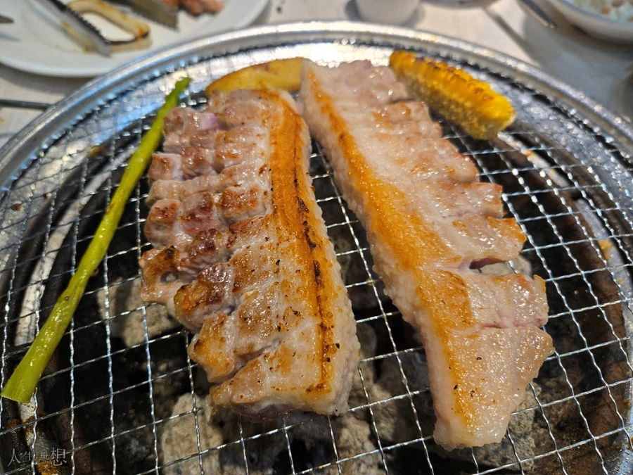 고기 뷔페의 장점류_1.webp