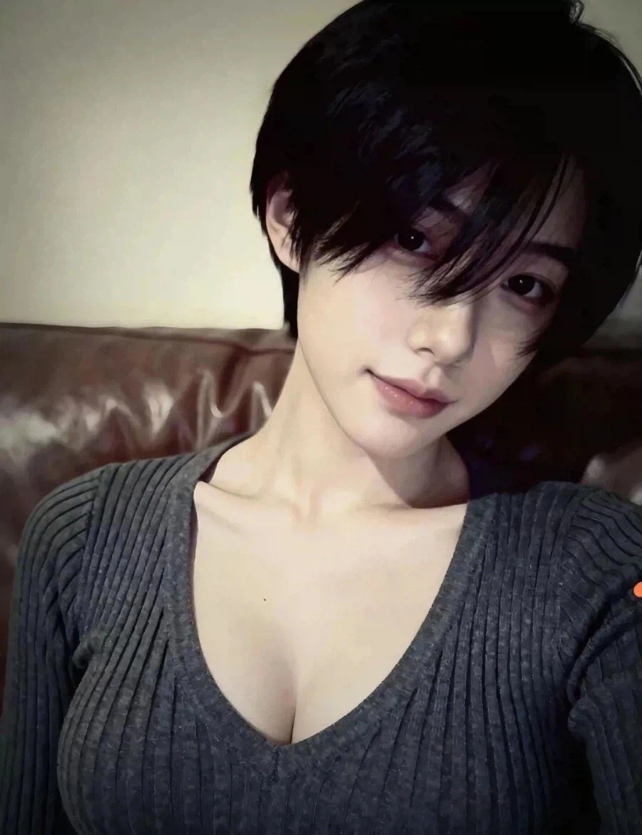 잘생김이 묻어나오는 여자_2.webp