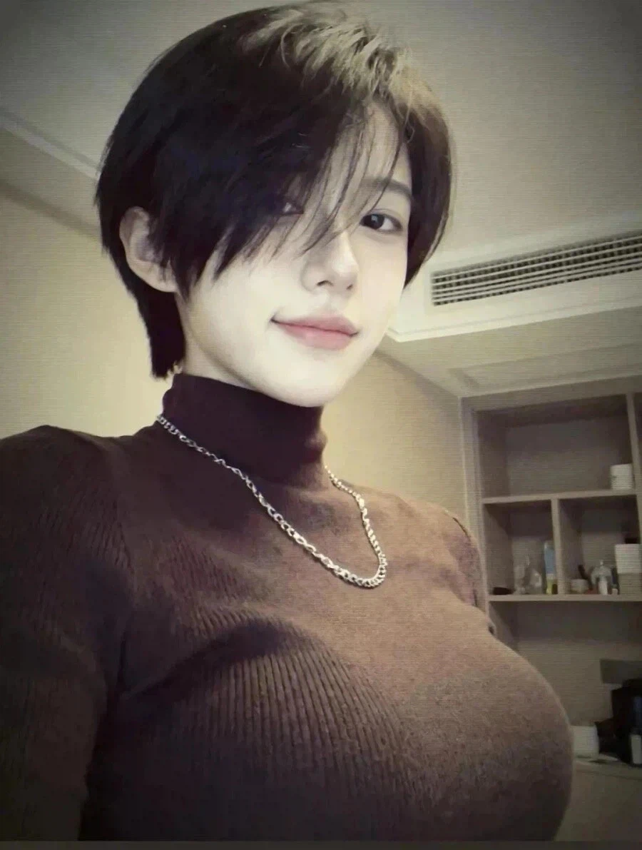 잘생김이 묻어나오는 여자_4.webp