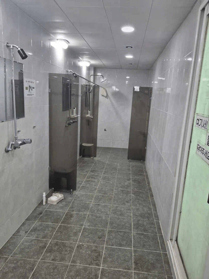 서울에서 운영하는 노숙자 쉼터.jpg_9.webp