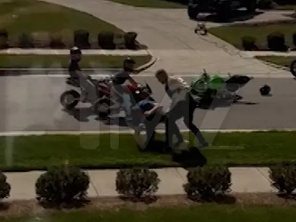 이웃 주민 로니 테일러가 먼저 앨런 리치슨을 자극했다는 주장이 나오는 중_1.webp