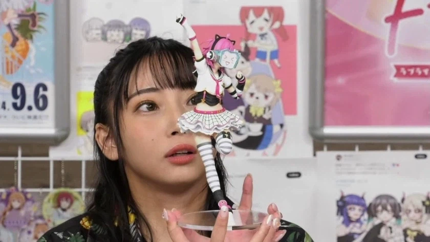 성우들이 자신 작품 캐릭 피규어 나올때마다 확인하는것..._9.webp