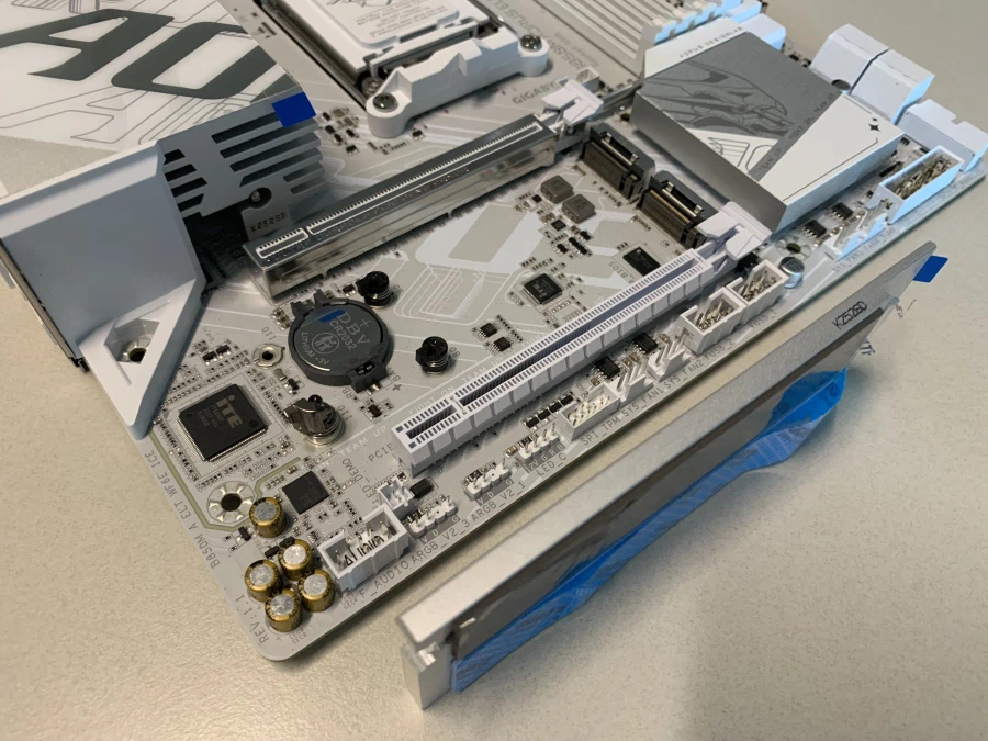 GIGABYTE B850M AORUS ELITE WIFI6E ICE_9.webp