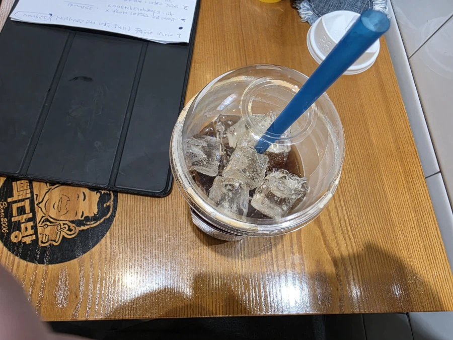 오늘 김밥집에서 먹은 점심식사들,빽다방 커피입니다_4.webp