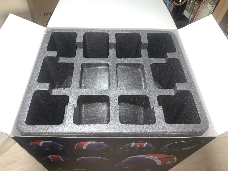 조이토이 스페이스마린 캡틴 타이투스 헬멧_5.webp