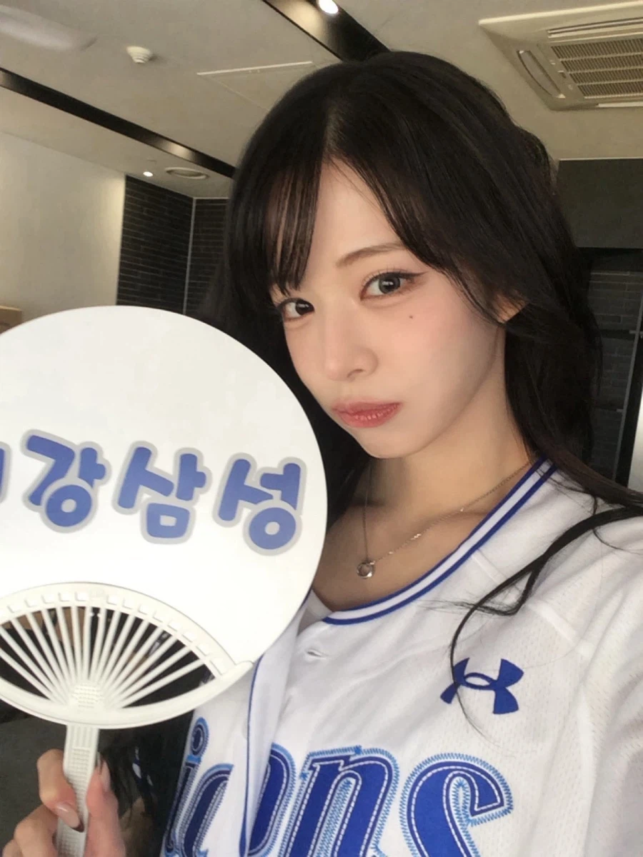 프로미스나인 이채영, '후라도도 반한 청순 시구'_2.webp