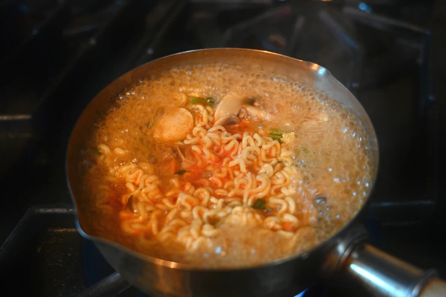 첨 끼려묵는 상남자라면;ㅎ_3.webp