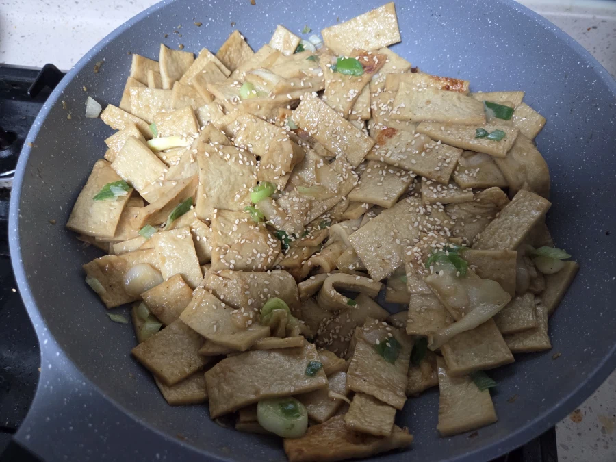 범상치 않은 열 살 연하 예비 아내의 요리솜씨 (2편)_14.webp