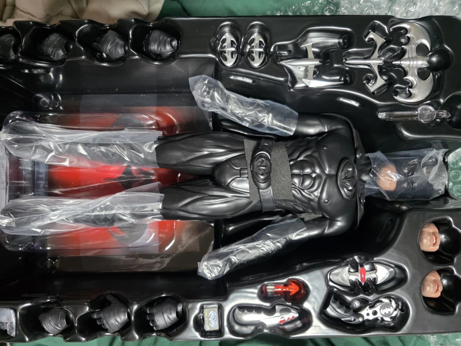 [핫토이] 배트맨과 로빈 조지 클루니 배트맨_2.webp