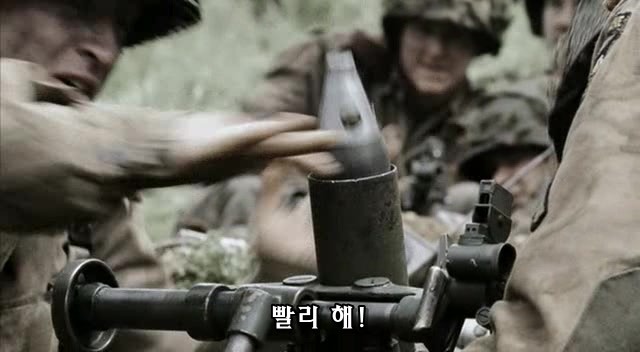 밴드 오브 브라더스 제3화 Carentan (2/2) _21.jpg