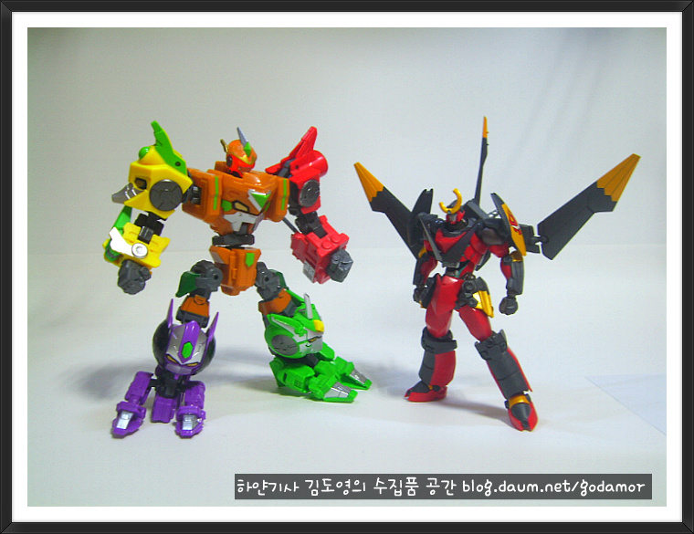 img/5/1/2/4/5124999A4F5D4E0028