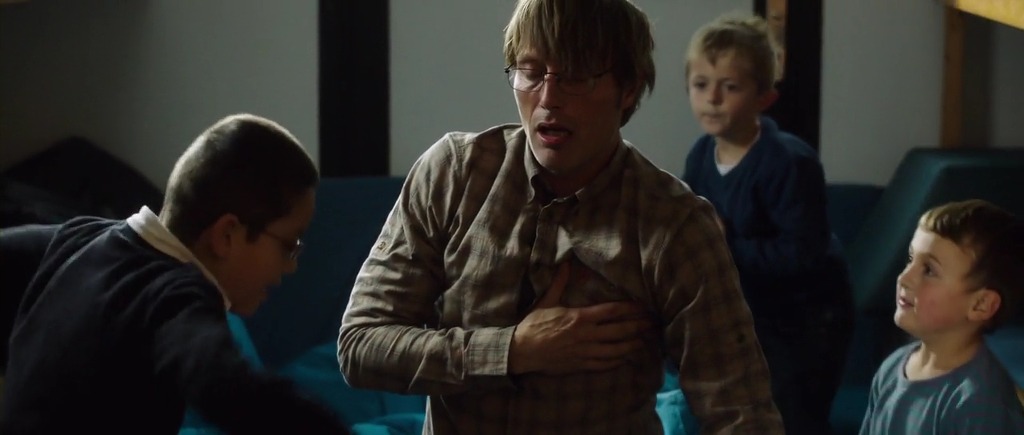 img/5/3/0/7/530749083C4D2D0008