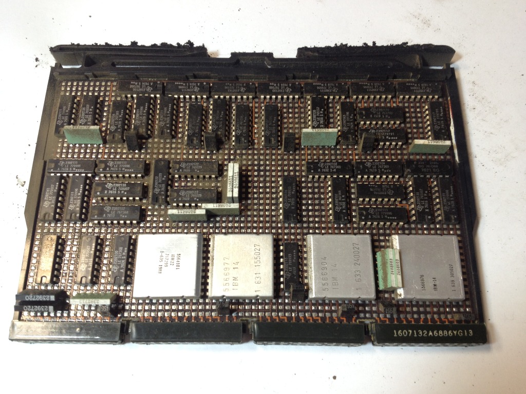 IBM 5100, 최초의 휴대용 컴퓨터_37.jpg