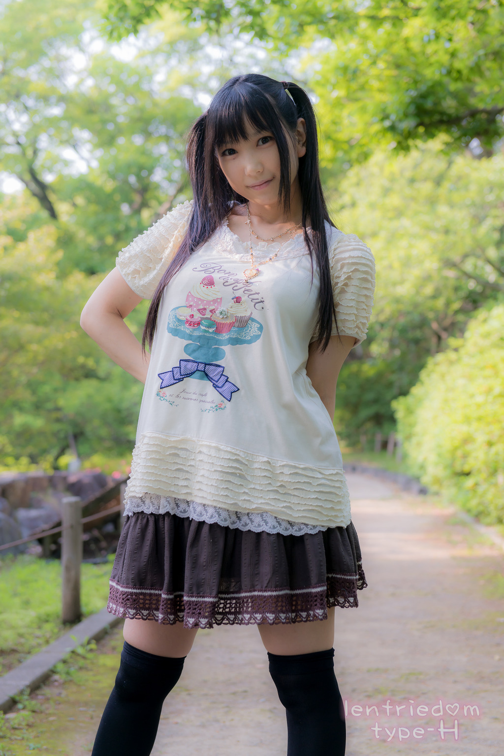 img/5/3/F/2/53F215AC3E4B1B0007