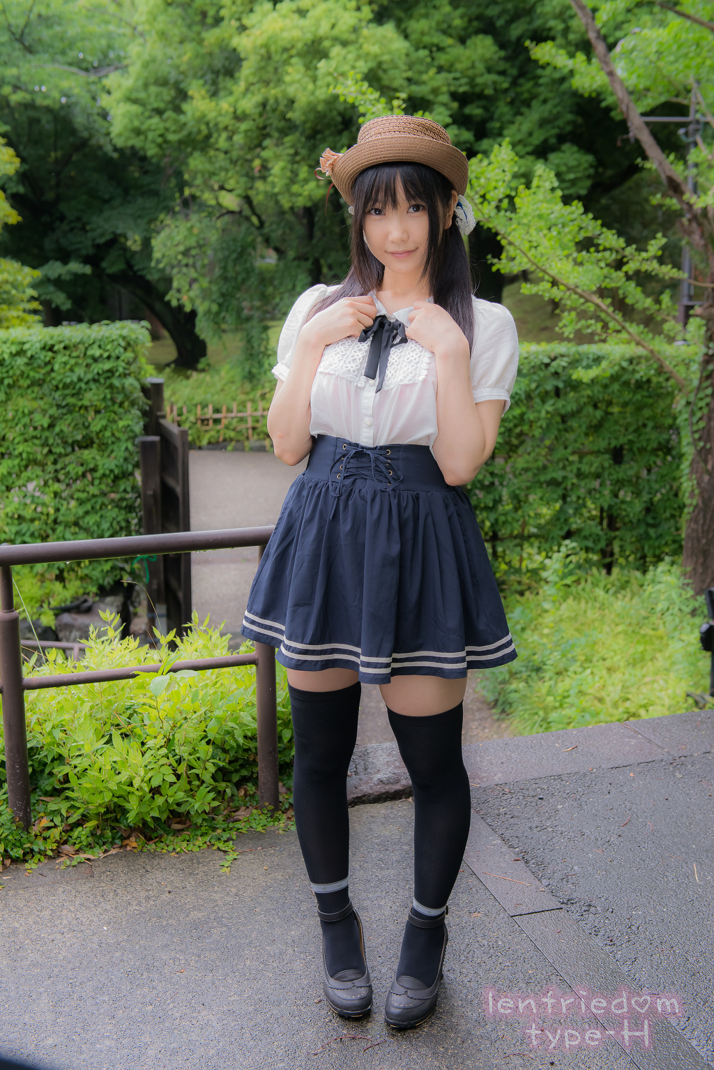 img/5/3/F/2/53F2169C41287F0019