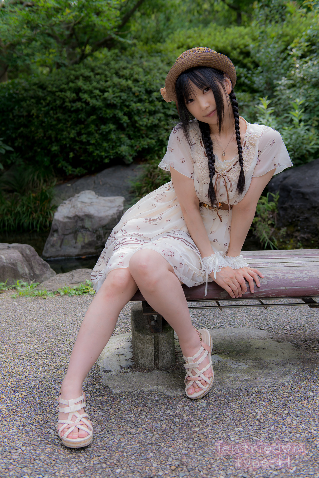 img/5/3/F/2/53F22F5C3B541C0029