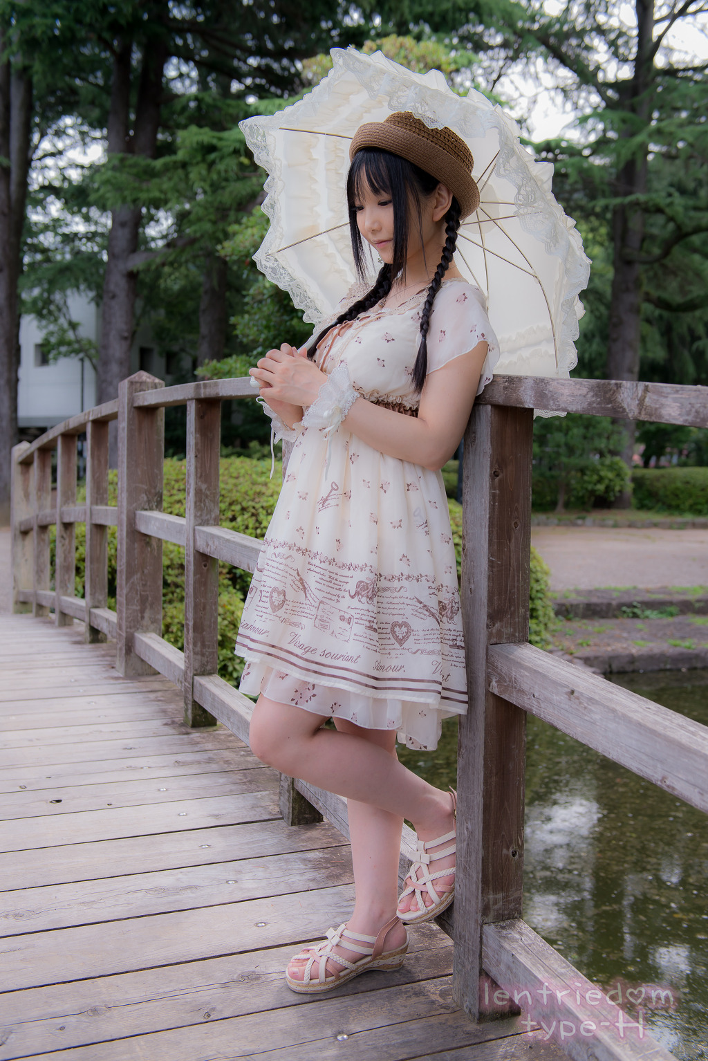 img/5/3/F/2/53F22F6B355F460007