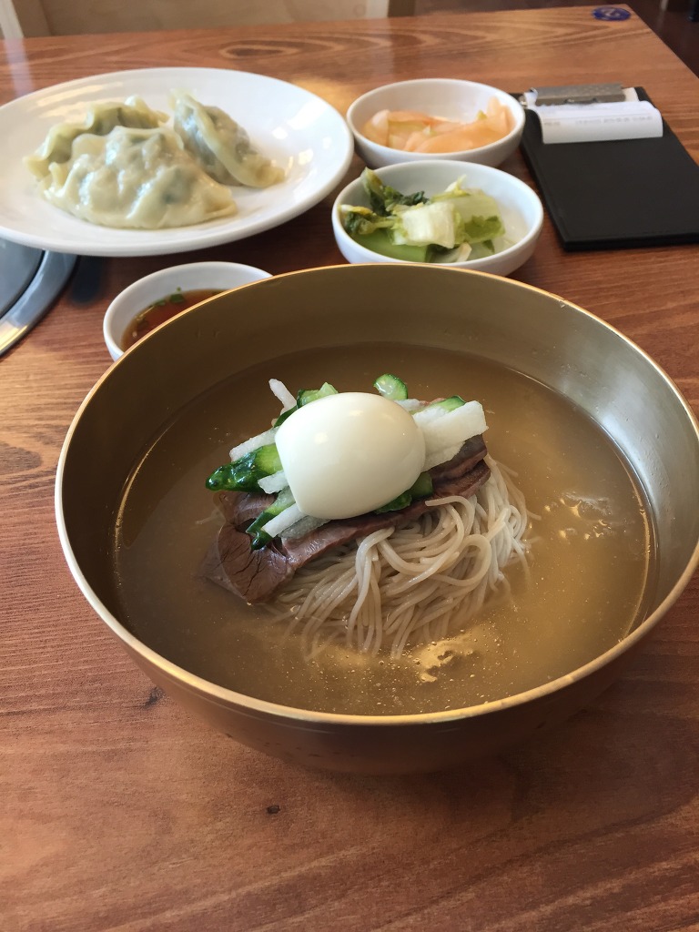 첫글은 자작이라고 배웠으나 간단 리뷰로 시작하겠습니다