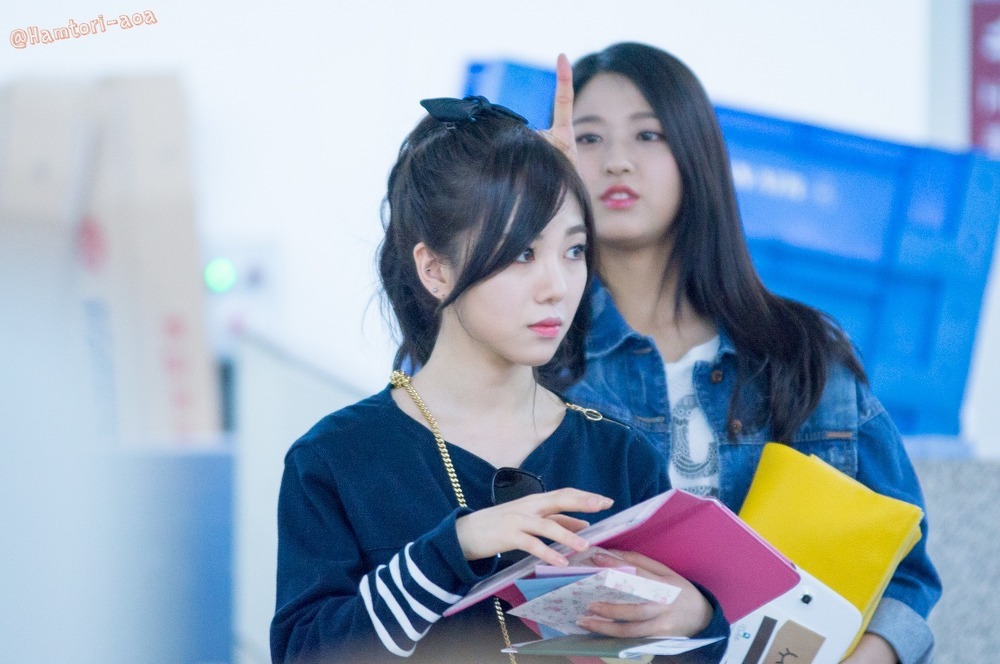 AOA 민아에게 장난치다 걸린 설현_1.jpg