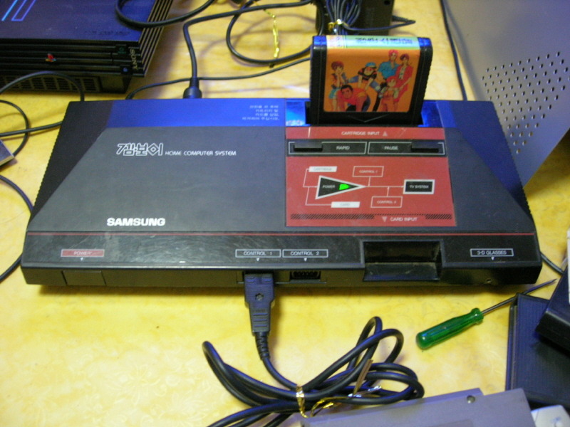 혹시 겜보이(사진) 이 기종 ...구할곳없나요.. 암만찾아봐도 못_1.jpg