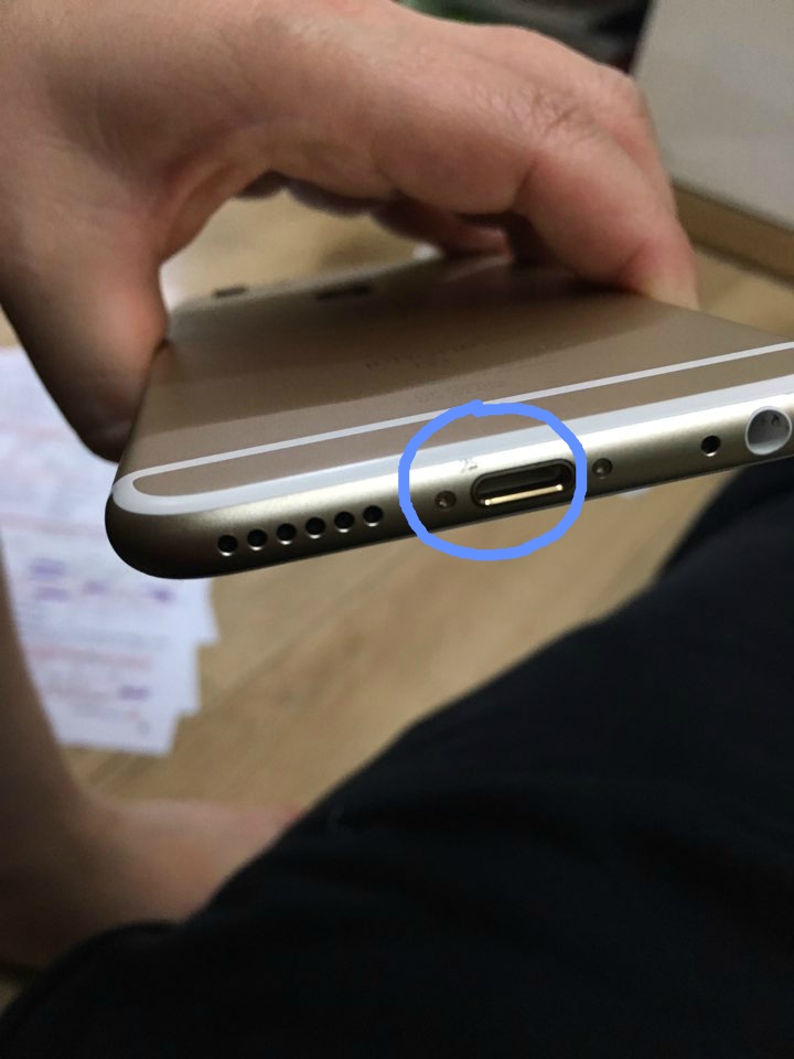 어제 개통한 아이폰6S 골드 상태_1.jpg