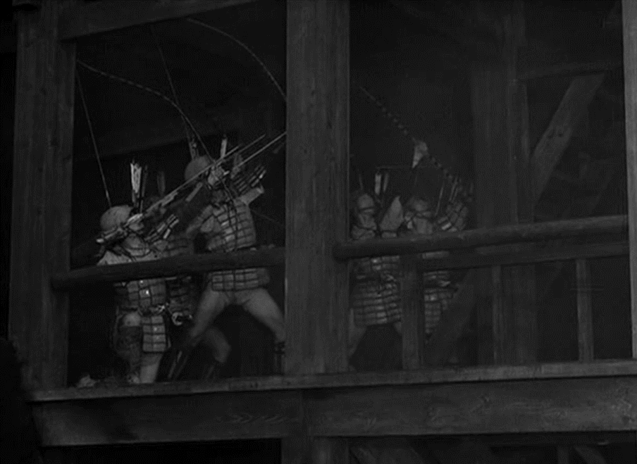 진짜로 지릴 뻔한 표정_2.gif