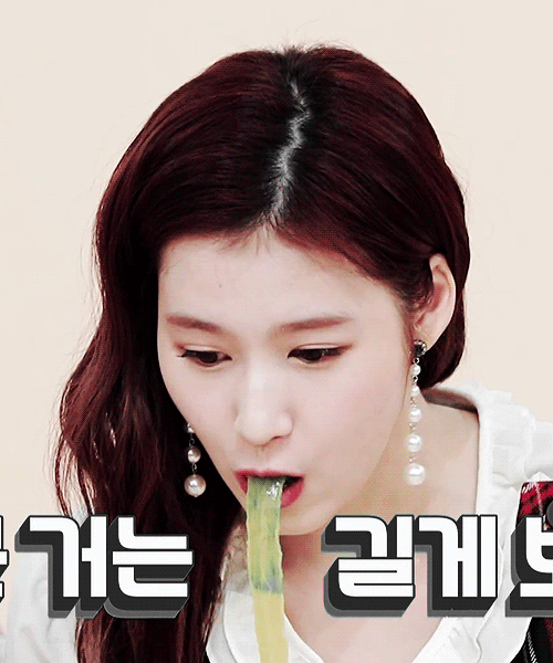 평생 아이돌짤은 야짤만 모앗는데_3.gif