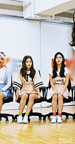 극도로 단련된 걸그룹 신체_1.gif